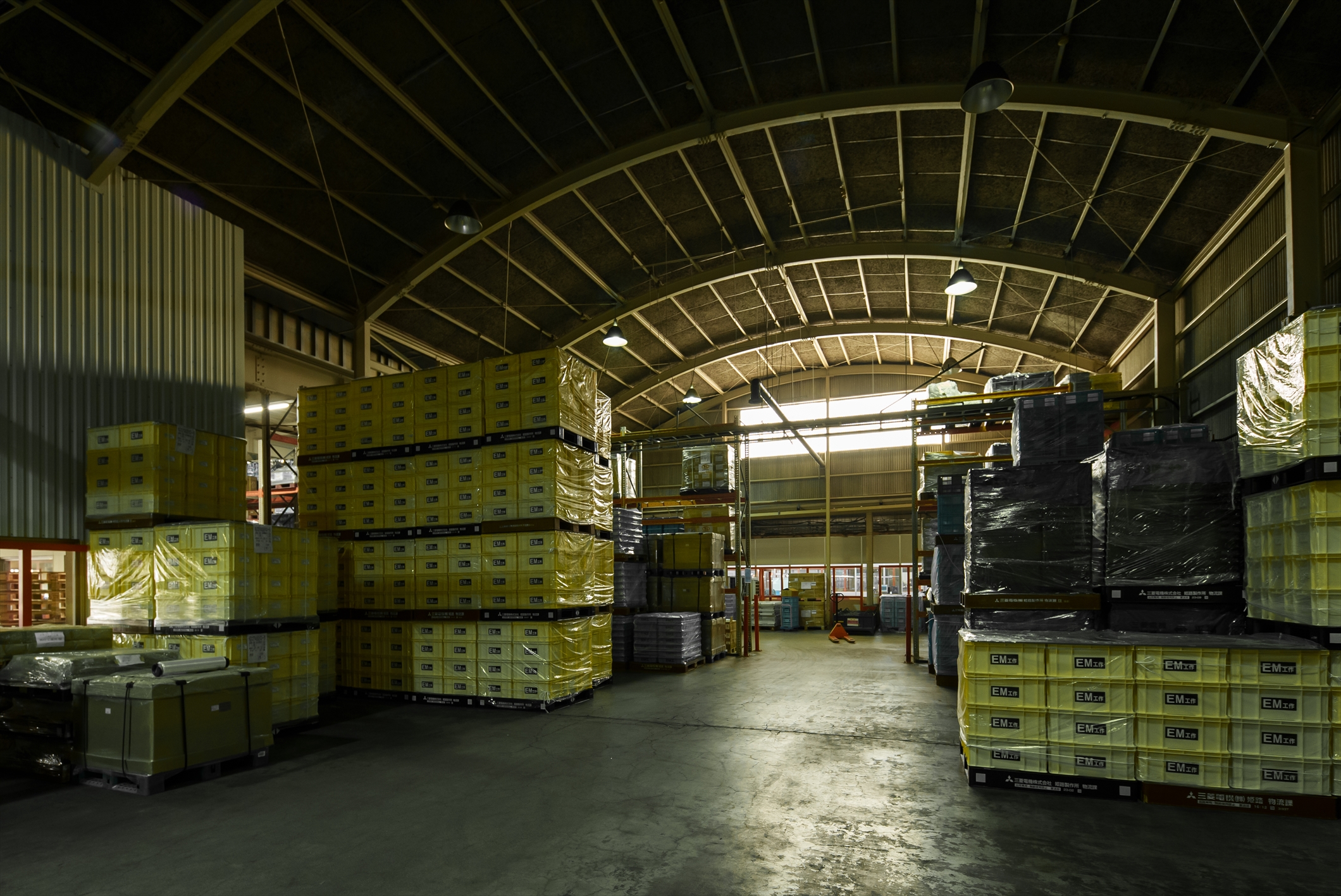 国内向け及び輸出用梱包作業