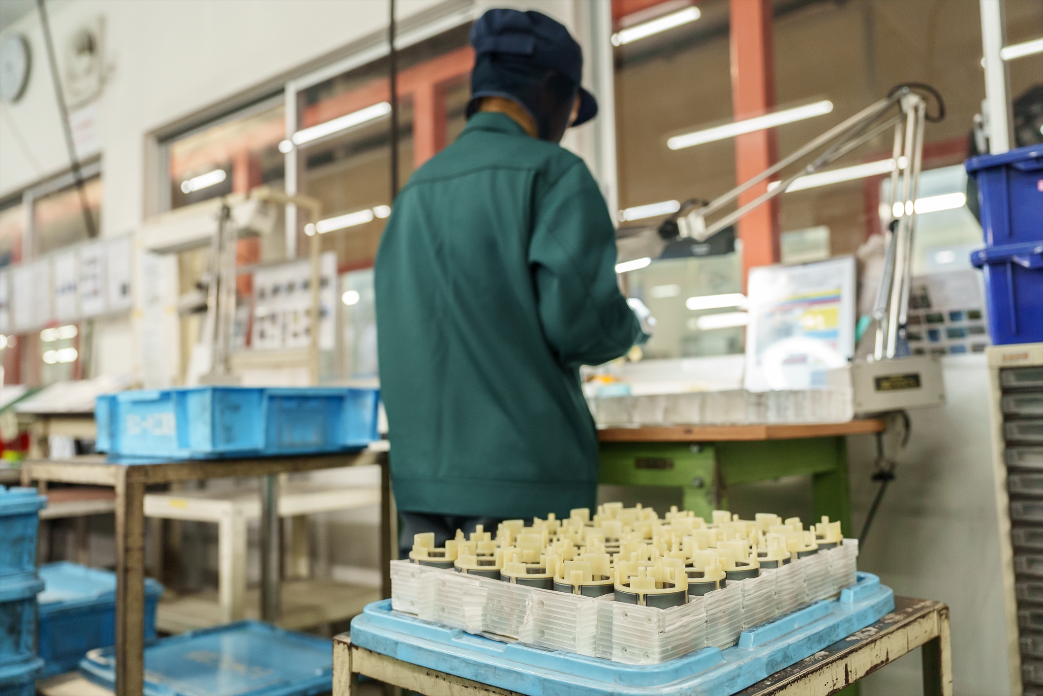 精密部品の検査業務