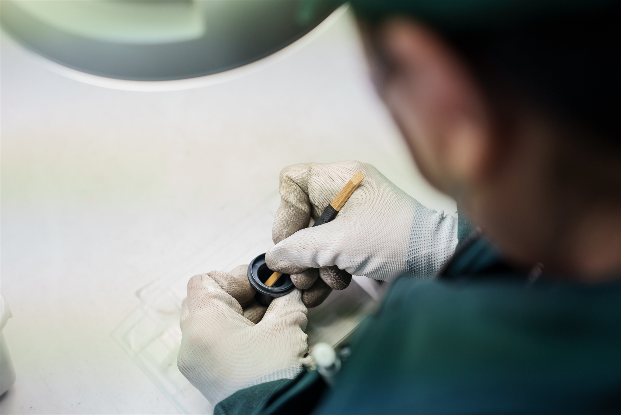 精密部品の検査業務